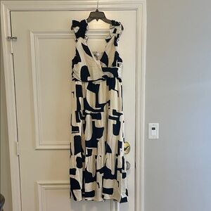 Elegant Black and Cream Women's Dress
